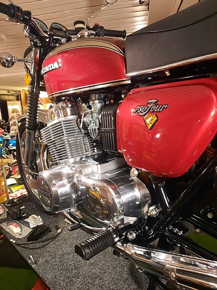 Honda CB 750 11 of 30