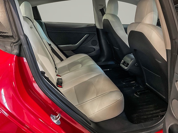 Tesla Model 3 28 of 30