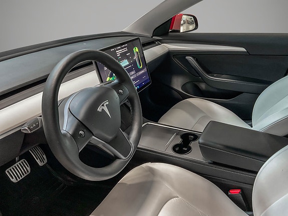 Tesla Model 3 13 of 30