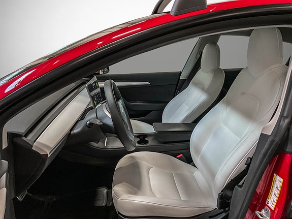 Tesla Model 3 11 of 30