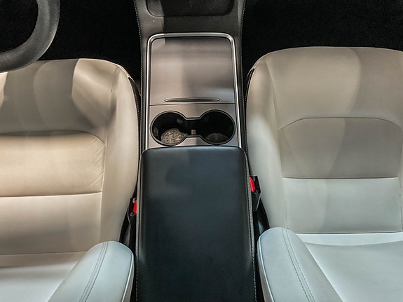 Tesla Model 3 19 of 30