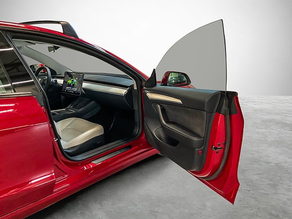 Tesla Model 3 21 of 30