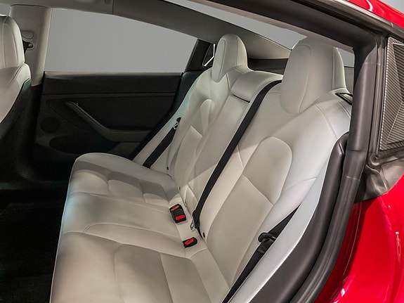 Tesla Model 3 26 of 30