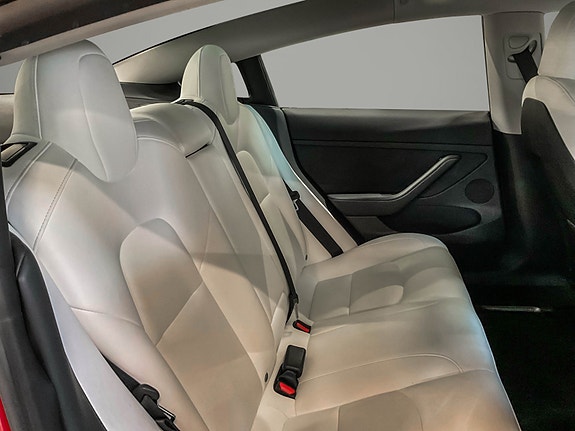 Tesla Model 3 29 of 30