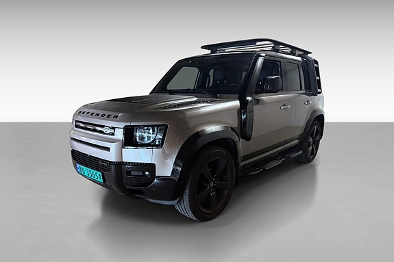 Land Rover Defender 110 2 of 18