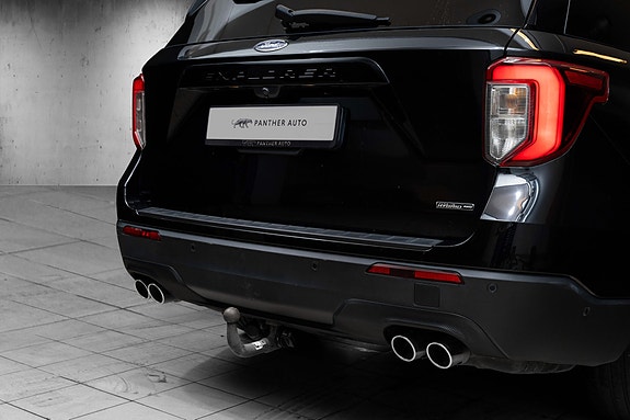 Ford Explorer 8 of 30