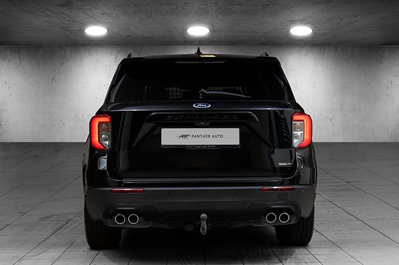 Ford Explorer 9 of 30
