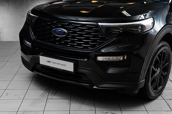 Ford Explorer 2 of 30