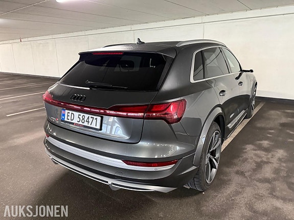 Audi e-tron 5 of 30