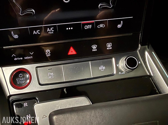 Audi e-tron 26 of 30