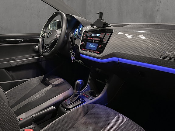 Volkswagen UP! 19 of 26