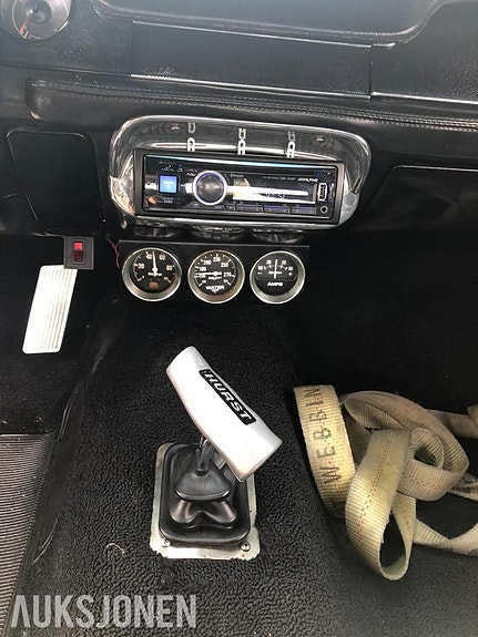 Ford Mustang 9 of 16