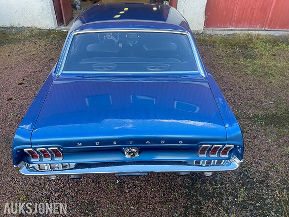 Ford Mustang 5 of 16