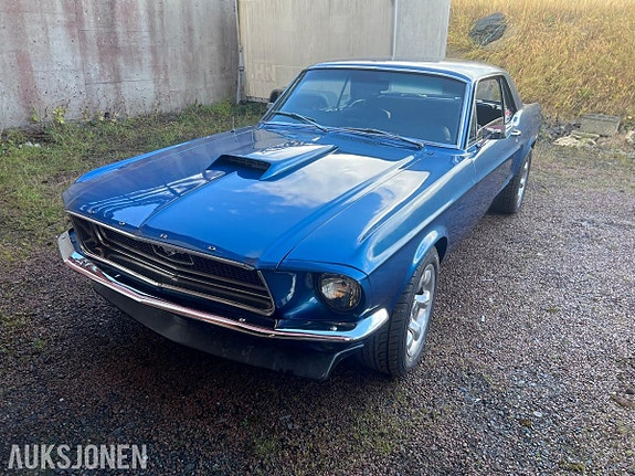 Ford Mustang 3 of 16