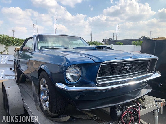 Ford Mustang 2 of 16