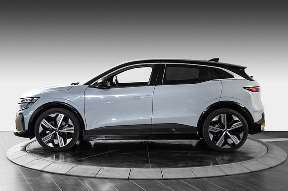 Renault Megane E-Tech 5 of 26