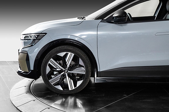 Renault Megane E-Tech 4 of 26