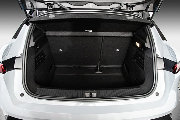 Renault Megane E-Tech 10 of 26