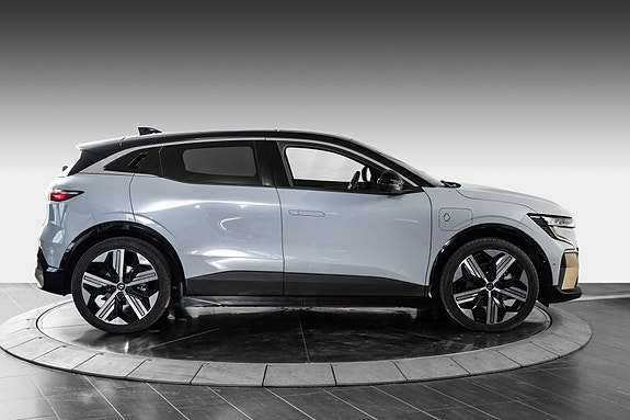 Renault Megane E-Tech 9 of 26