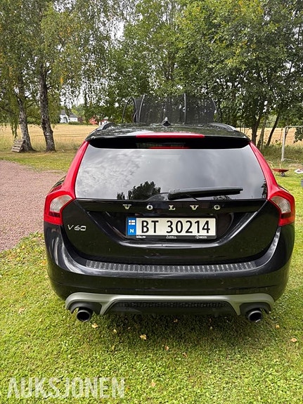 Volvo V60 3 of 16