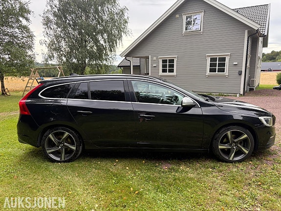 Volvo V60 4 of 16