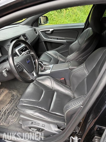 Volvo V60 5 of 16