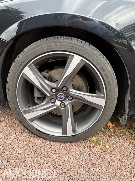Volvo V60 7 of 16