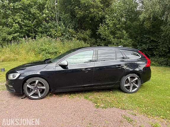 Volvo V60 2 of 16