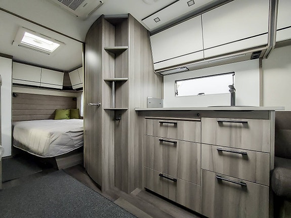 KABE Estate 560 GLE KS 10 of 19