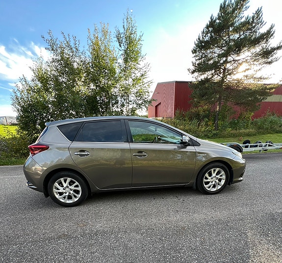 Toyota Auris 5 of 20