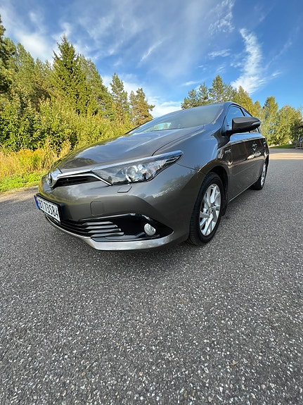 Toyota Auris 7 of 20