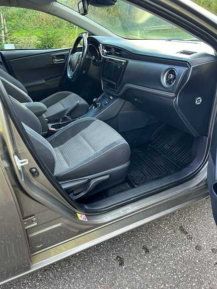 Toyota Auris 20 of 20