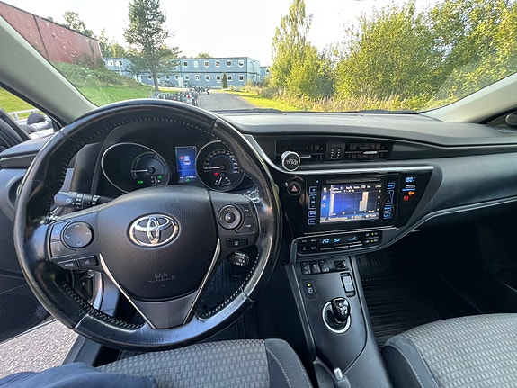 Toyota Auris 13 of 20