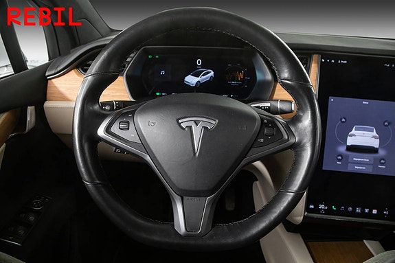 Tesla Model X 10 of 30