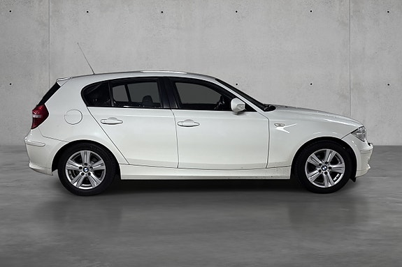BMW 116d 4 of 30