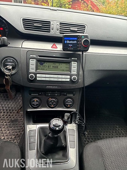 Volkswagen Passat 14 of 30
