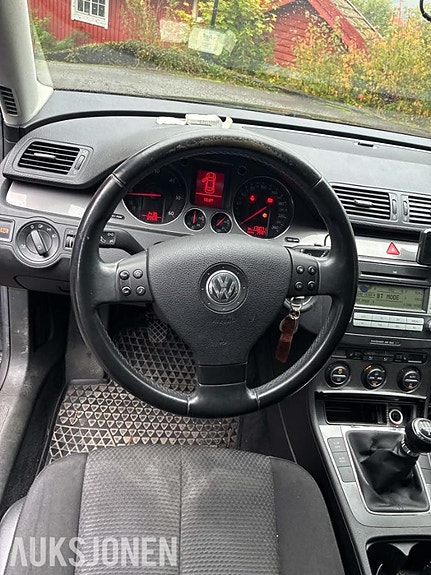 Volkswagen Passat 11 of 30