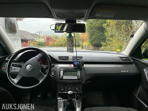 Volkswagen Passat 15 of 30