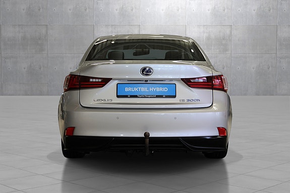 Lexus IS300h 6 of 30