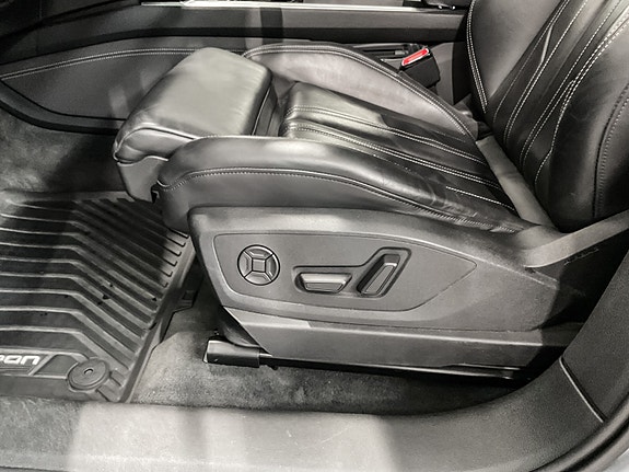 Audi e-tron 11 of 30