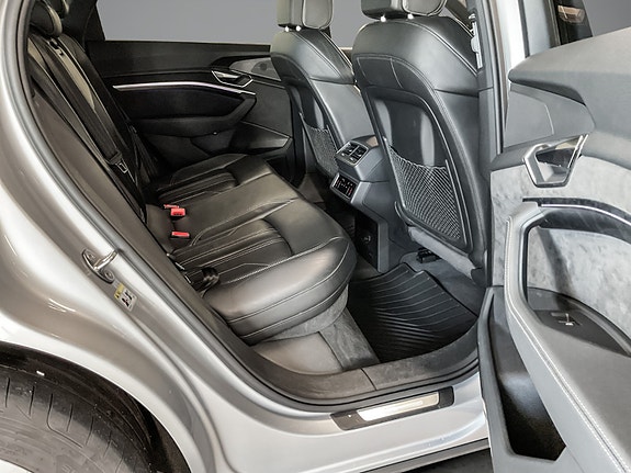 Audi e-tron 27 of 30