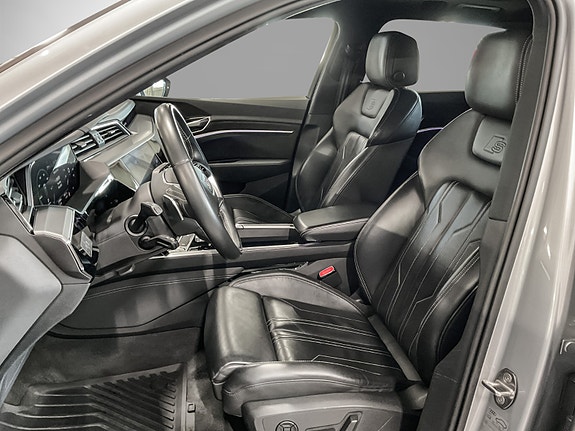 Audi e-tron 12 of 30