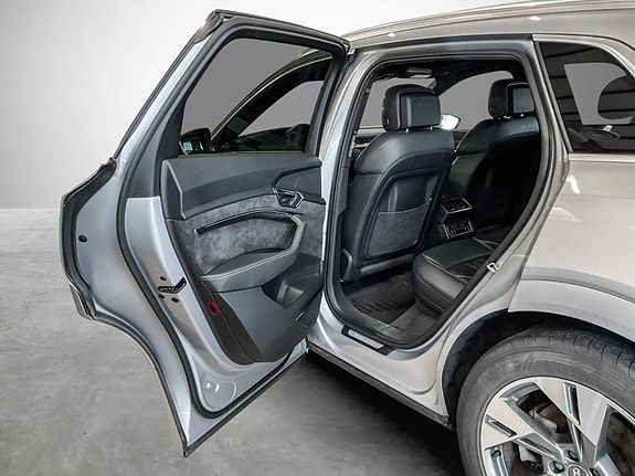 Audi e-tron 23 of 30