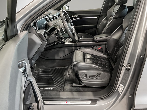 Audi e-tron 10 of 30