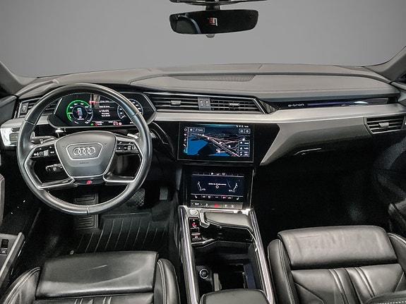 Audi e-tron 13 of 30