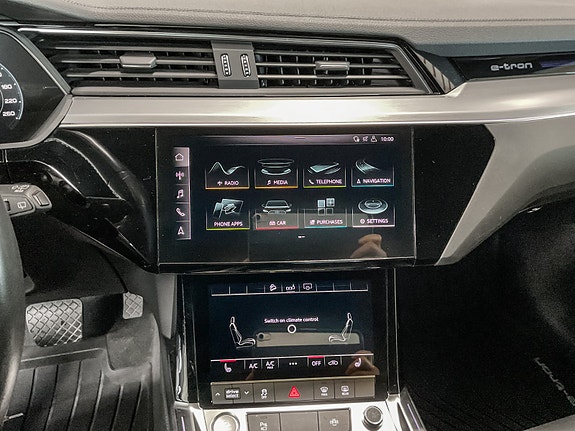 Audi e-tron 16 of 30