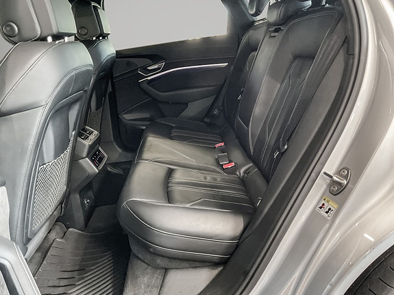 Audi e-tron 24 of 30