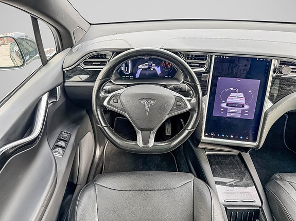 Tesla Model X 11 of 22