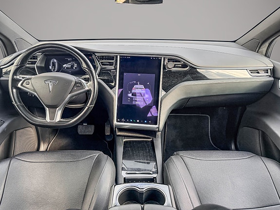 Tesla Model X 10 of 22