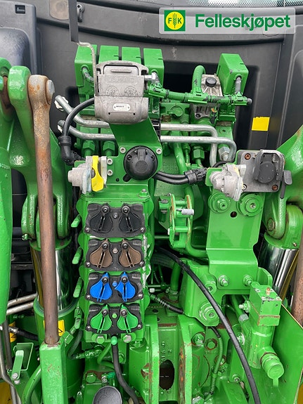 John Deere 6155R Ultimate 50km front hydr, pto, laster, auto trac ready 15 of 23